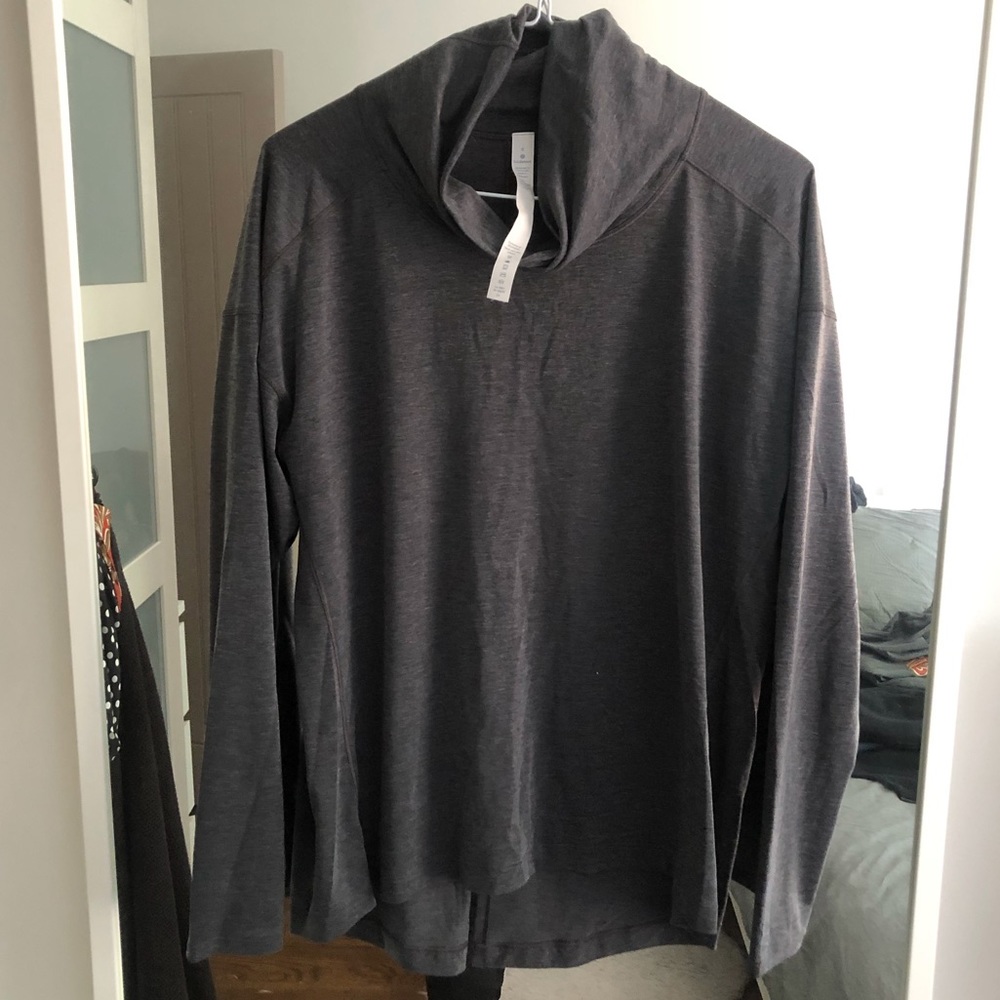 Lululemon Gray Long Sleeve Top